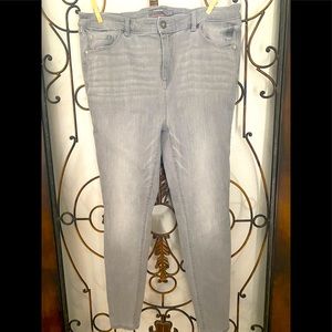 Torrid Super Soft skinny Grey Jeans SZ14 Regular